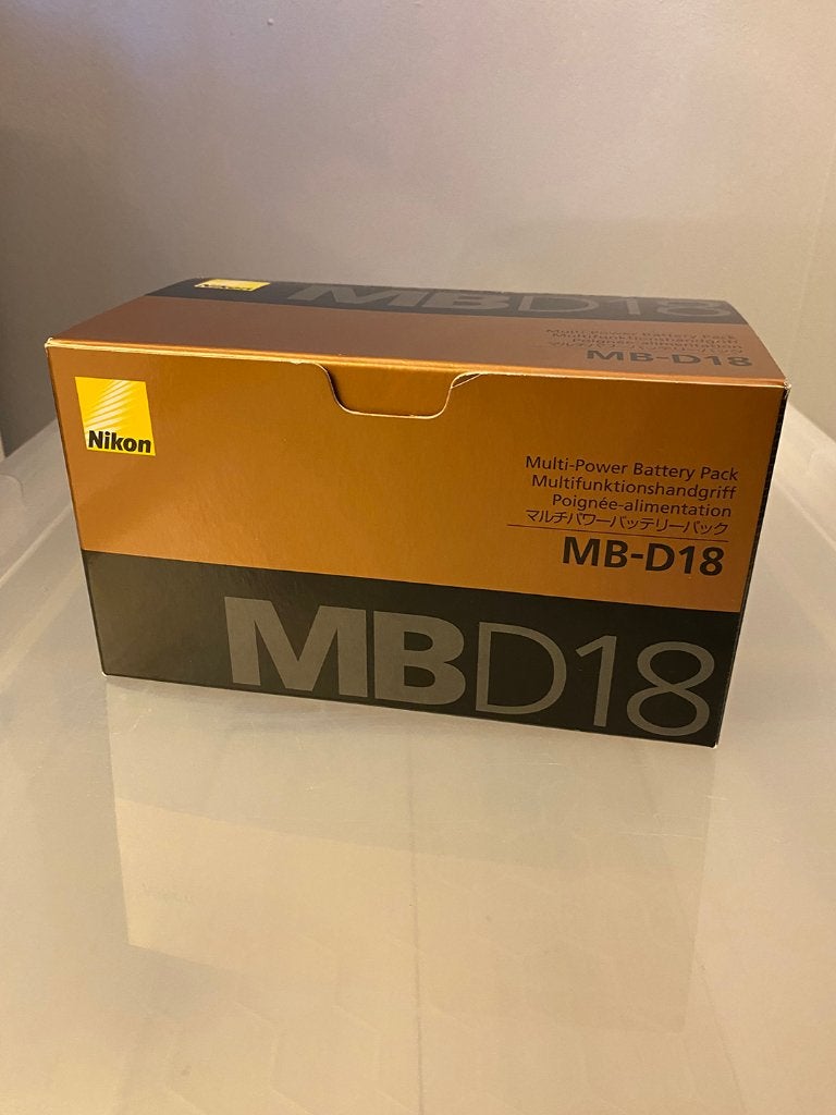 Nikon MB-D18 Batterygrip voor D850, Ophalen, Gebruikt, Accu, Nikon
