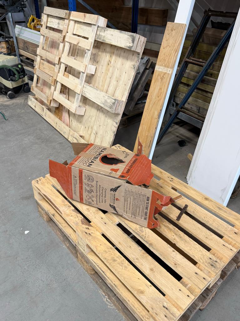 Gratis Diverse houten pallets, Ophalen, Gebruikt