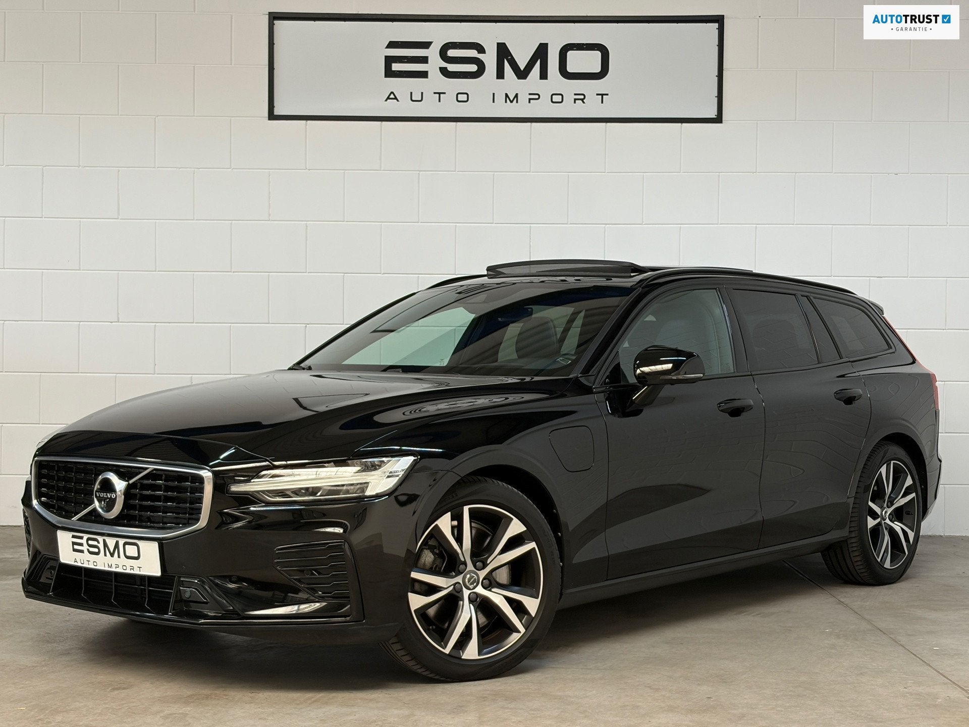 Volvo V60 2.0 T8 Recharge AWD R-Design Panoramadak HUD 360 C, Auto's, Automaat, Gebruikt, Zwart, 4 cilinders