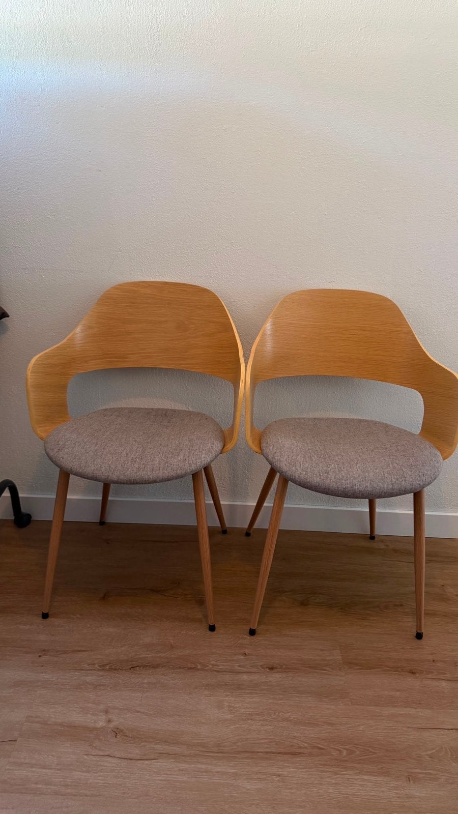 Set van 2 moderne eetkamerstoelen met houten kuip en stof, Ophalen, Twee, Overige kleuren, Zo goed als nieuw