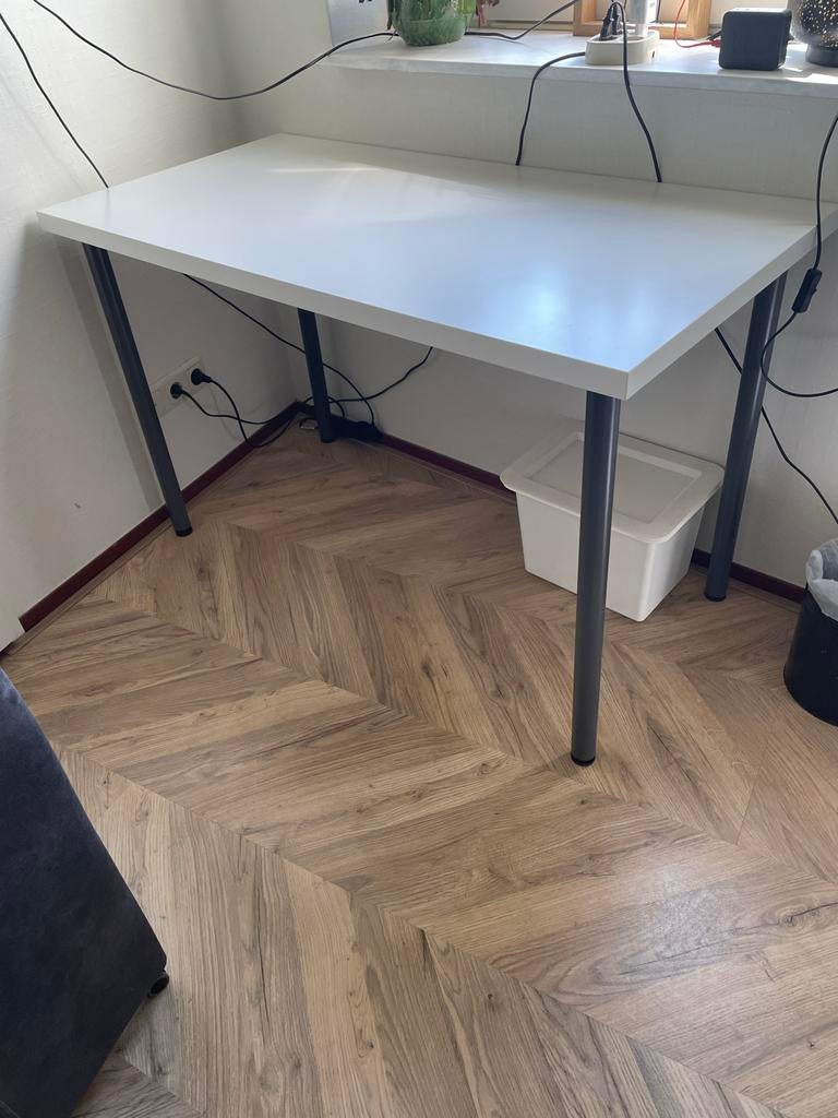 IKEA LAGKAPTEN / ADILS Bureau, wit/zwart, 120x60 cm, Demontabel, Spaanplaat of MDF, Ophalen of Verzenden, Zo goed als nieuw
