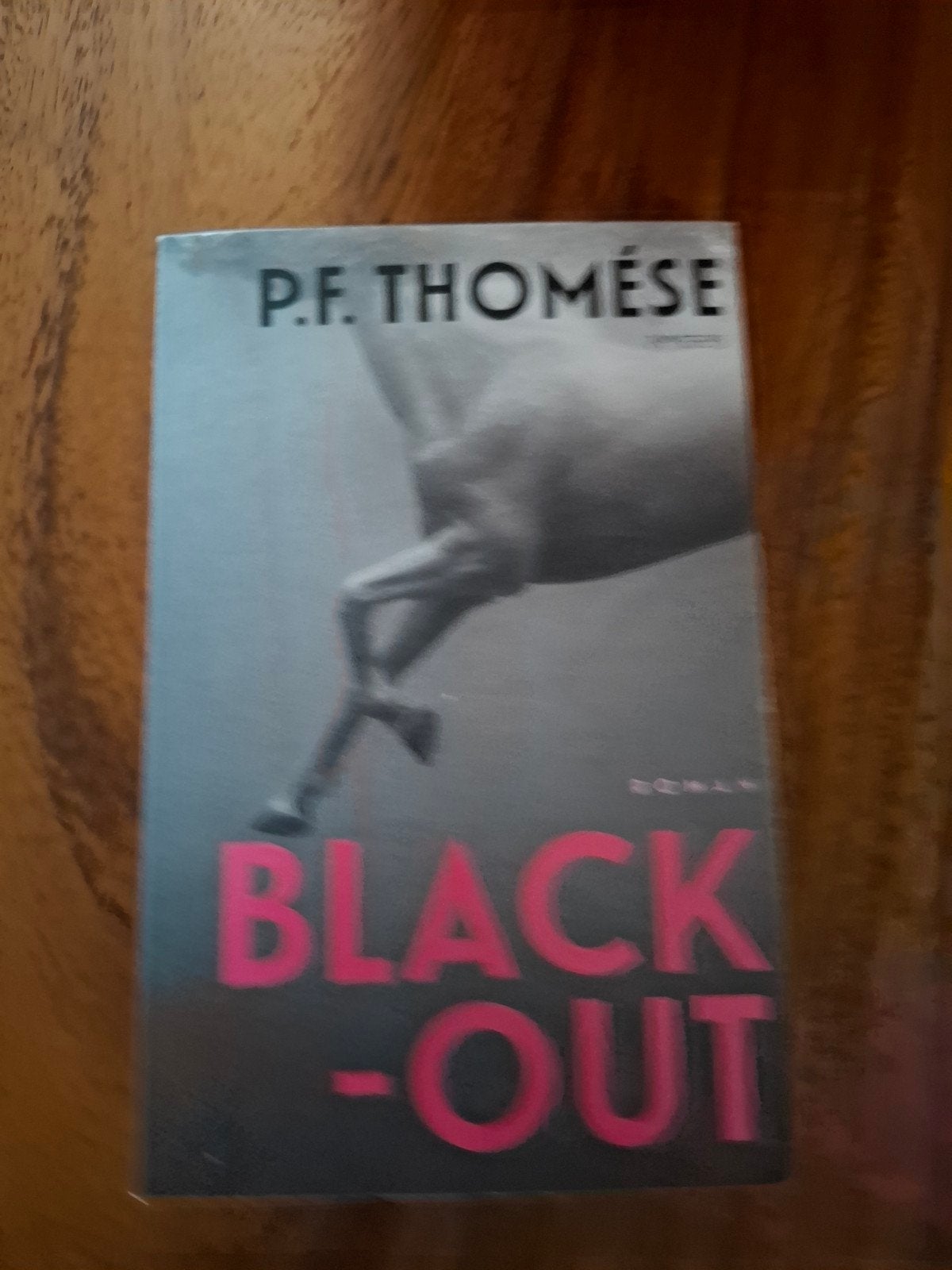 P.F. Thomése - Black-out, Ophalen of Verzenden, Zo goed als nieuw, P.F. Thomése