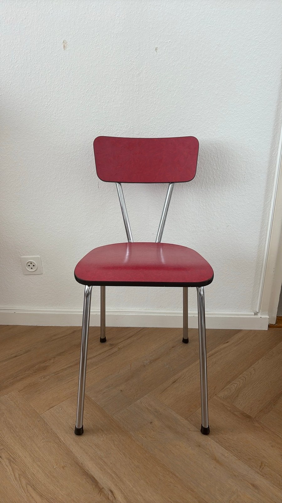 Vintage rode stoel - Perfect voor Brabantia tafel, Ophalen