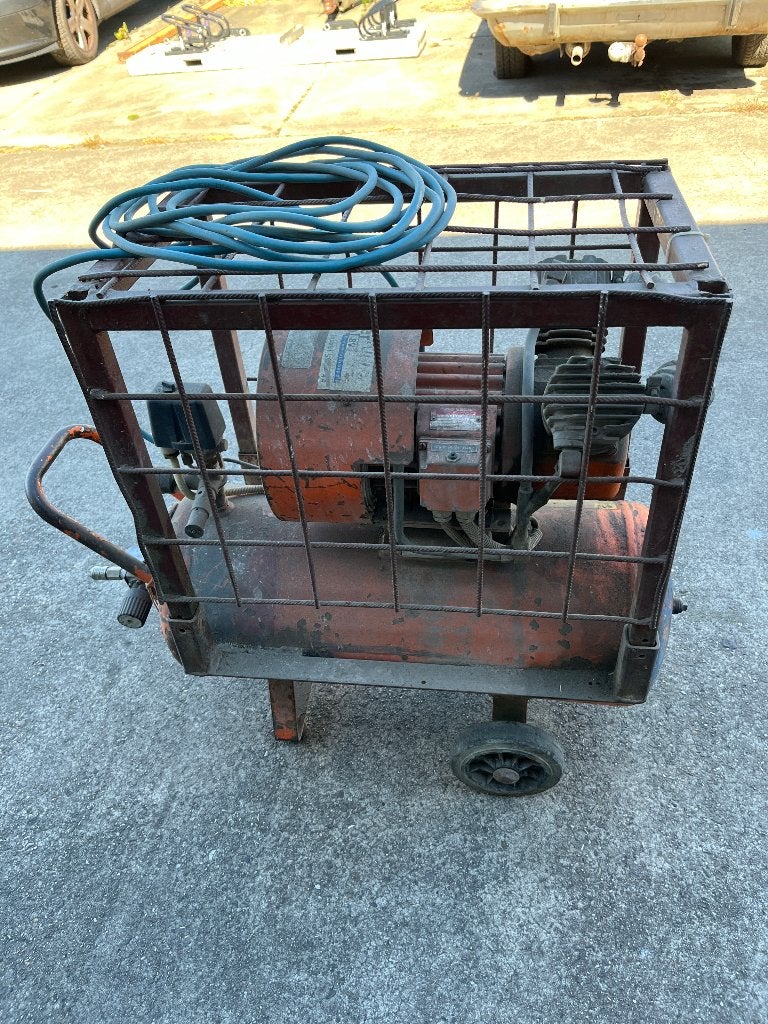 Compressor 50 liter 11 bar 230V, Doe-het-zelf en Verbouw, Compressors, Ophalen, Gebruikt, 10 bar of meer, 25 tot 100 liter