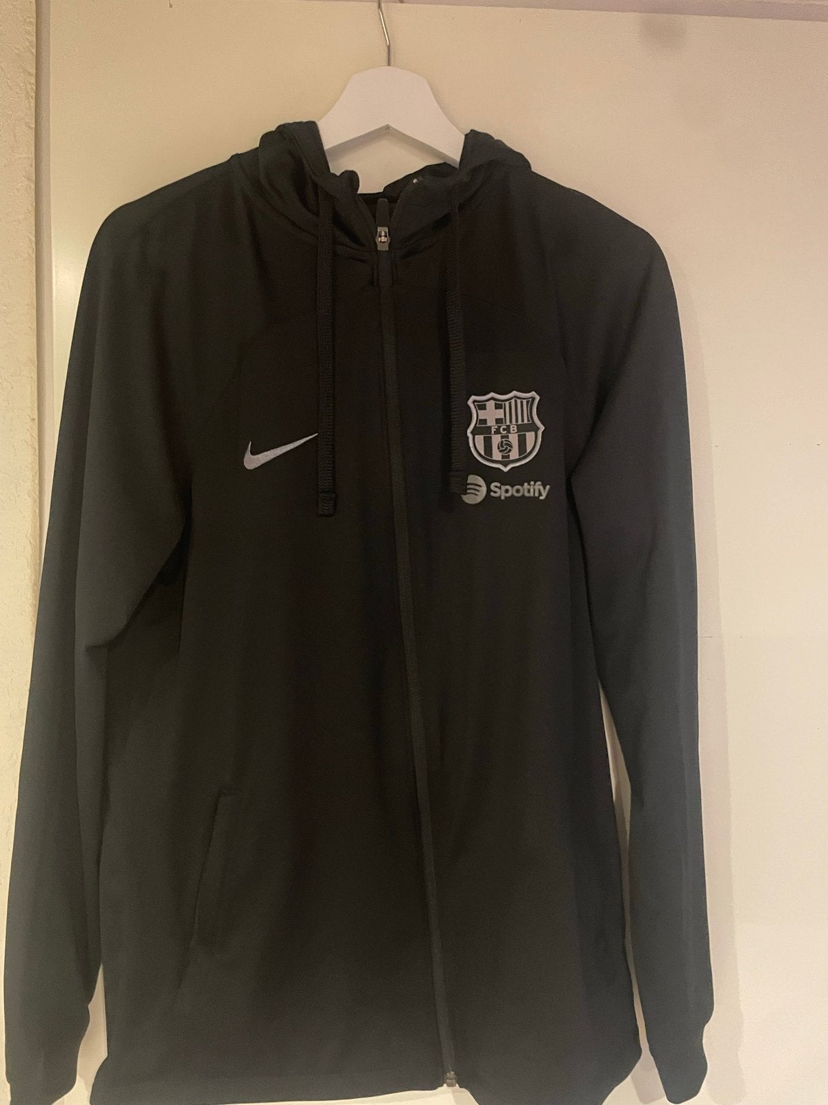 Barcelona trainingspak maat M - Zo goed als nieuw, Maat 48/50 (M), Zwart, Ophalen of Verzenden, Zo goed als nieuw