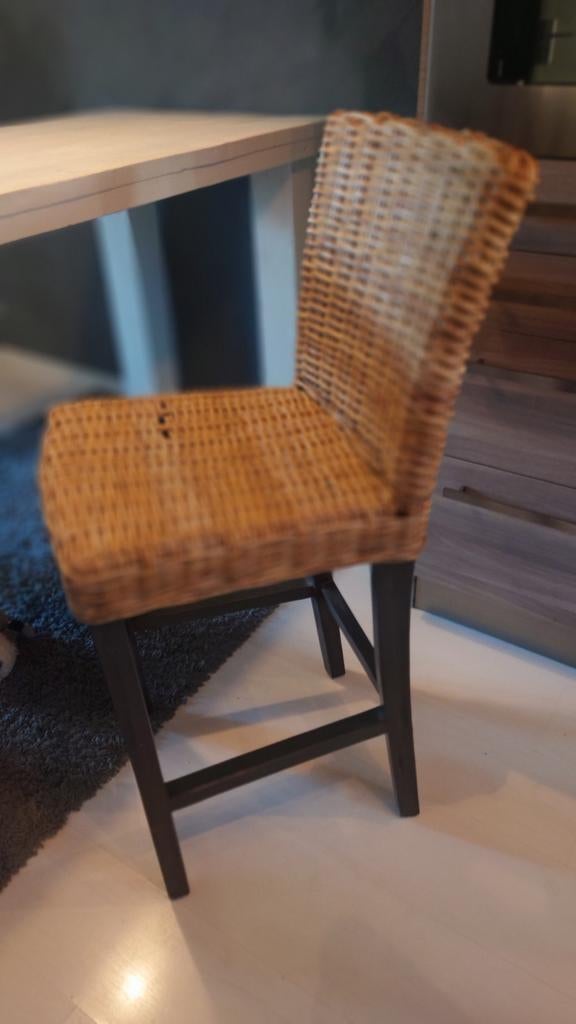Rotan barkruk met rugleuning, Gebruikt, Hout, Ophalen of Verzenden, 90 cm of meer