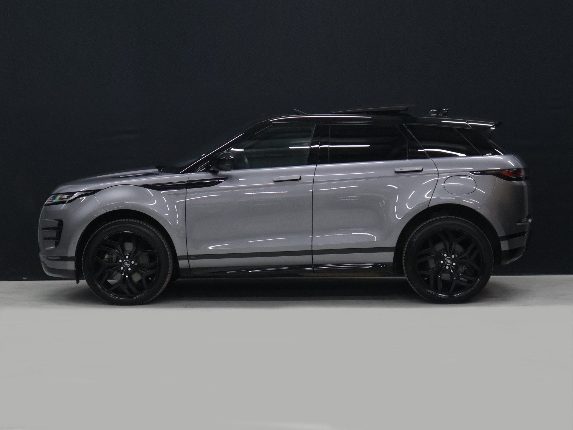 Land Rover Range Rover Evoque 1.5 P300e AWD R-Dynamic SE [SC, 309 pk, Zwart, Apple Carplay, Bedrijf