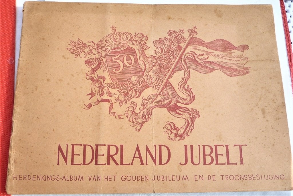Nederland Jubelt herdenking album van het gouden jubileum50, Verzenden, Gebruikt, Nederland, Tijdschrift of Boek