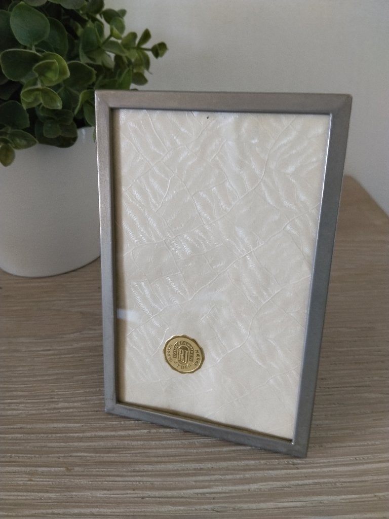 vintage zilverkleurige metalen fotolijst Jyden Denmark, Minder dan 50 cm, Metaal of Aluminium, Ophalen of Verzenden, Zo goed als nieuw