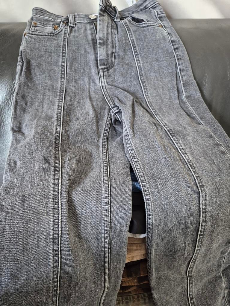 Zara Grijze Jeans met Split - Maat W27 (confectie 34), Zara, Ophalen of Verzenden, Zo goed als nieuw, W27 (confectie 34) of kleiner
