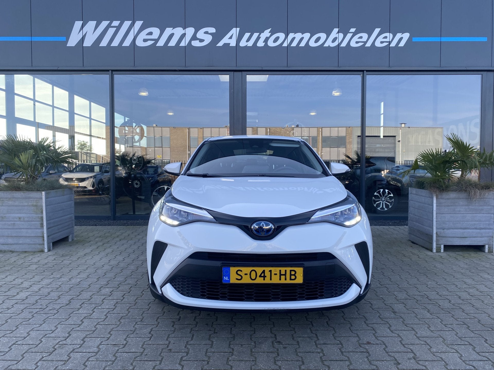 Toyota C-HR 1.8 Hybrid Active Camera, App-Connect & Adaptiev, Auto's, Dealer onderhouden, Stof, 4 cilinders, Met garantie (alle)