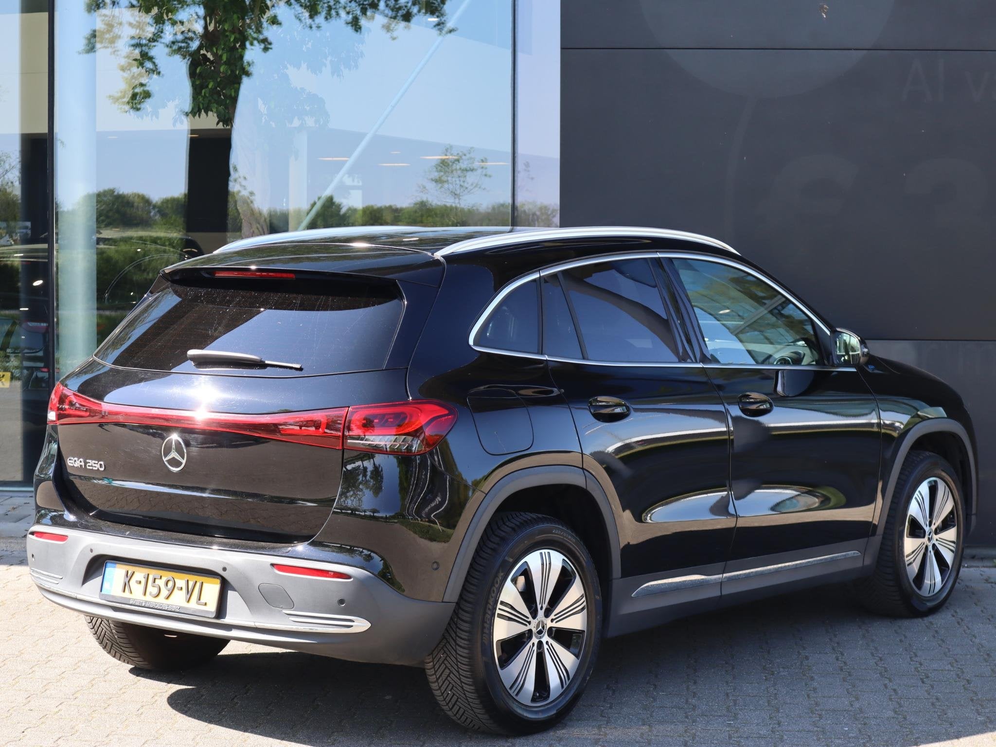Mercedes-Benz EQA 250 Business Solution Luxury 67 kWh, Gebruikt, 190 pk, Stoelverwarming, Zwart