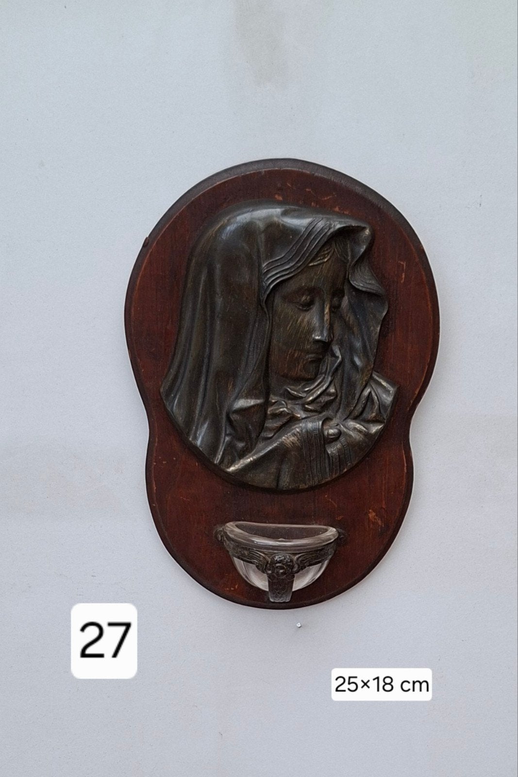 Antiek wijwaterbakje Maria op houten plaat, Ophalen of Verzenden