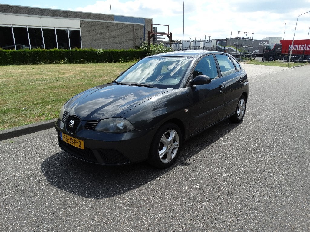 Seat Ibiza 1.4 63KW 5DRS 2009 Grijs | AIRCO, Voorwielaandrijving, 40 €/maand, Zwart, Ibiza