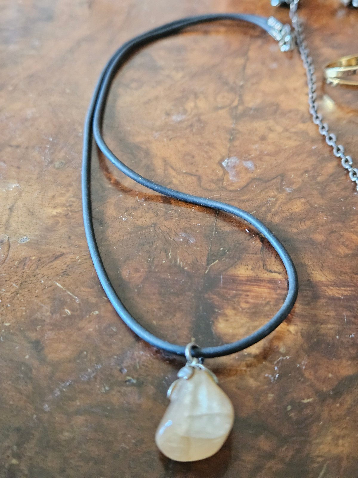 Agaat hanger aan ketting - Natuurlijke steen, Sieraden, Tassen en Uiterlijk, Gebruikt, Beige, Onbekend, Ophalen of Verzenden