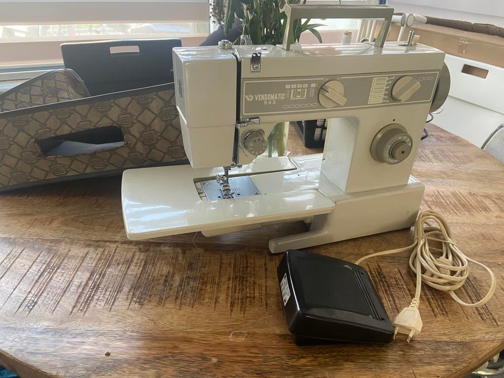Naaimachine te koop, Ophalen of Verzenden, Zo goed als nieuw, Naaimachine, Overige merken