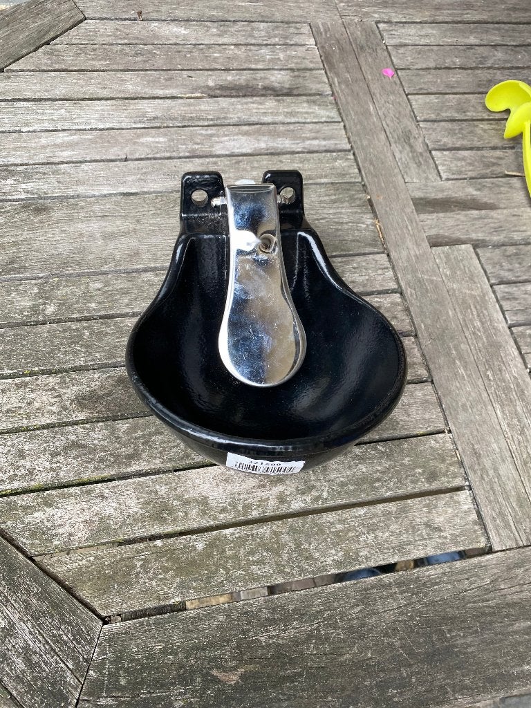 Nieuwe drinkbak van gietijzer met RVS lepel, zelfdrinker, Ophalen, Nieuw