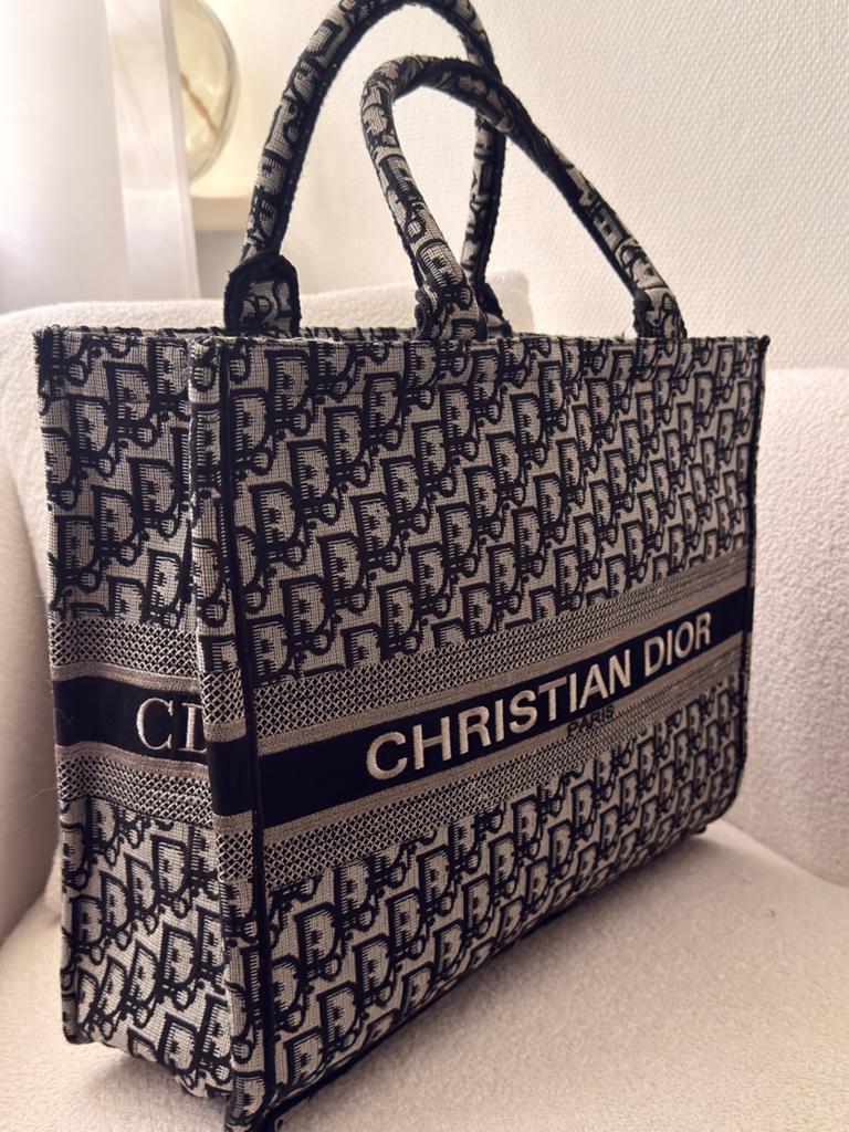 Dior Book Tote Oblique Canvas Tas - Zwart/Wit, Sieraden, Tassen en Uiterlijk, Tassen | Damestassen, Ophalen of Verzenden, Zo goed als nieuw