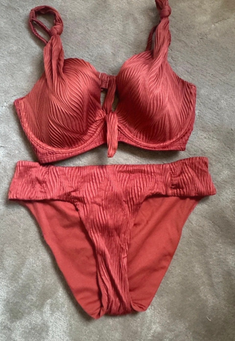Hunkemöller Doutzen XL zgan Bouquet beugel top, Ophalen of Verzenden, Zo goed als nieuw, Rood, Bikini