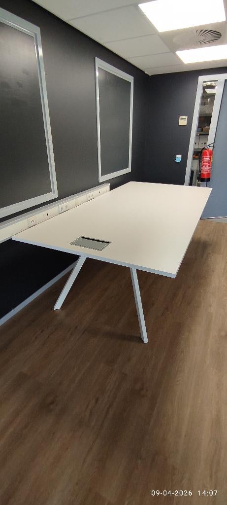 Vergader tafel, 2 stuks (eventueel per stuk te koop), Ophalen, Overige materialen, 100 tot 150 cm, Modern, wit blad