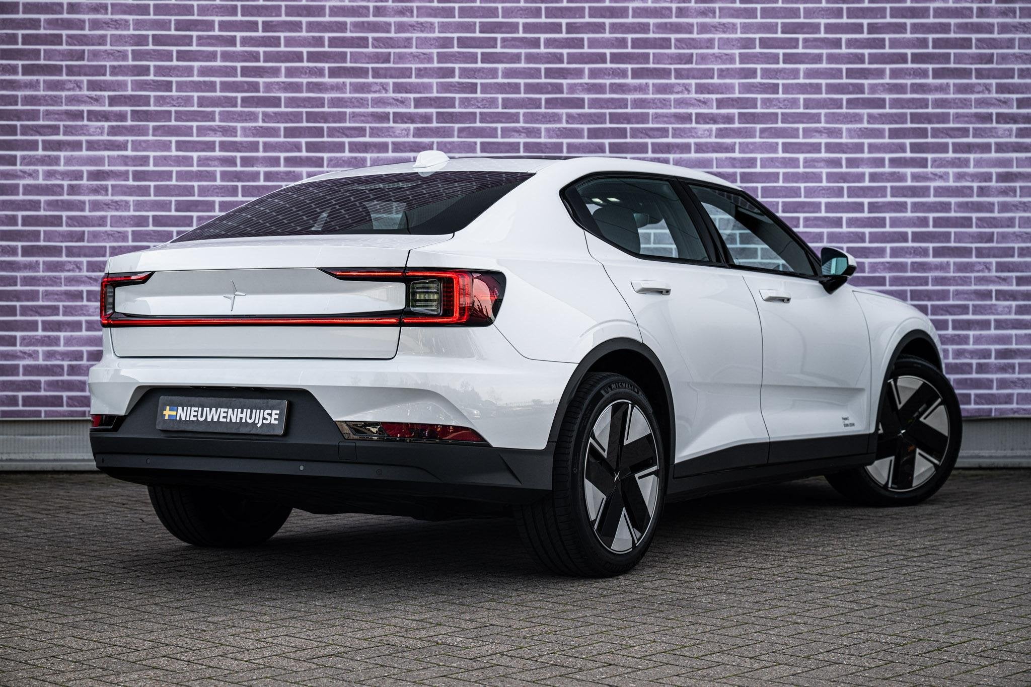 Polestar 2 Long Range Single Motor Plus 82 kWh | Achteruitri, Auto's, Automaat, 82 kWh, Wit, Origineel Nederlands