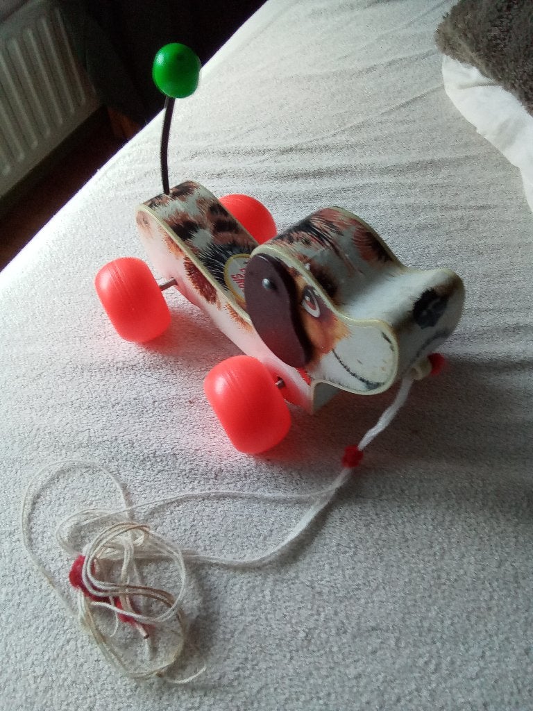 1 vintage little snoopy fisher price trekhond kunststof 1965, Ophalen