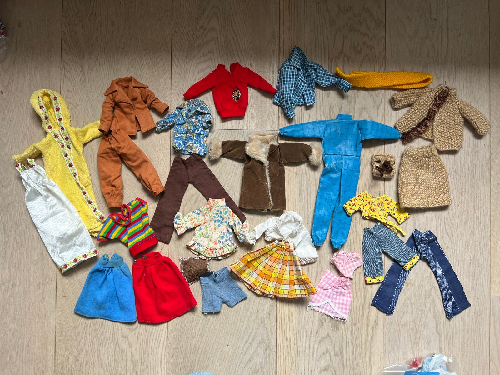 Lot vintage Sindy, Barbie, Fleur kleding jaren '60-'70, Ophalen, Gebruikt, Overige typen