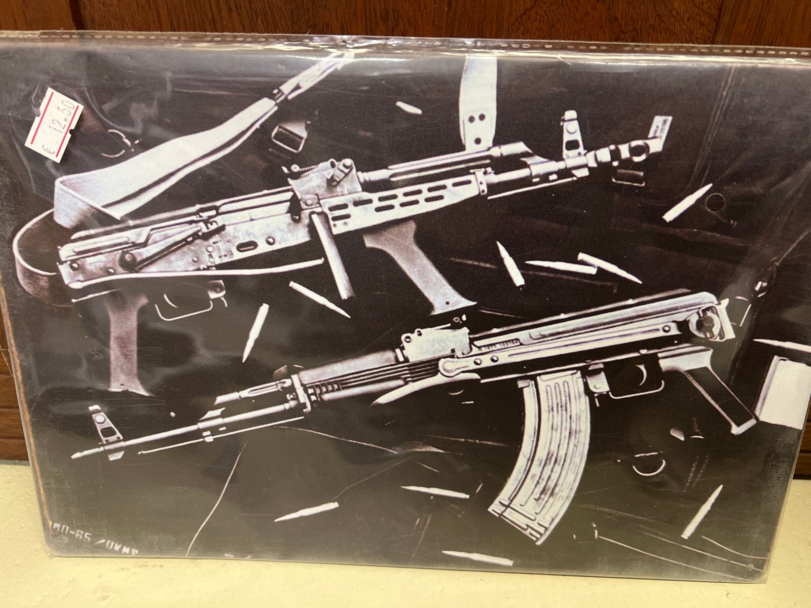 Militaire poster met geweren en patronen, Verzamelen, Militaria | Algemeen, Overige gebieden, Overige soorten, Ophalen of Verzenden