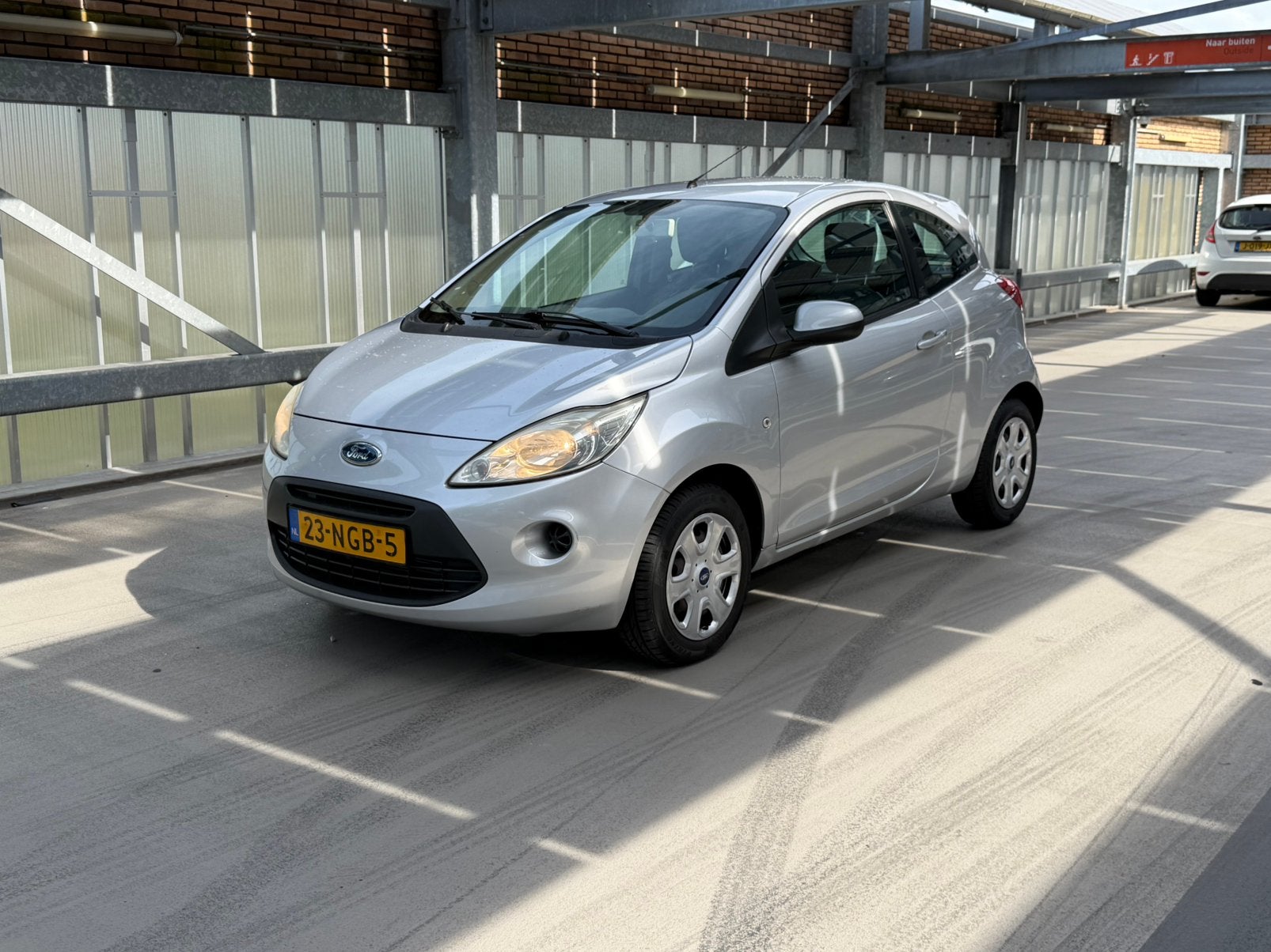 Ford Ka 1.2 2010 Grijs *Nieuwe APK*Airco*Compleet*Zuinig*, Auto's, Voorwielaandrijving, 1242 cc, 4 cilinders, 4 stoelen