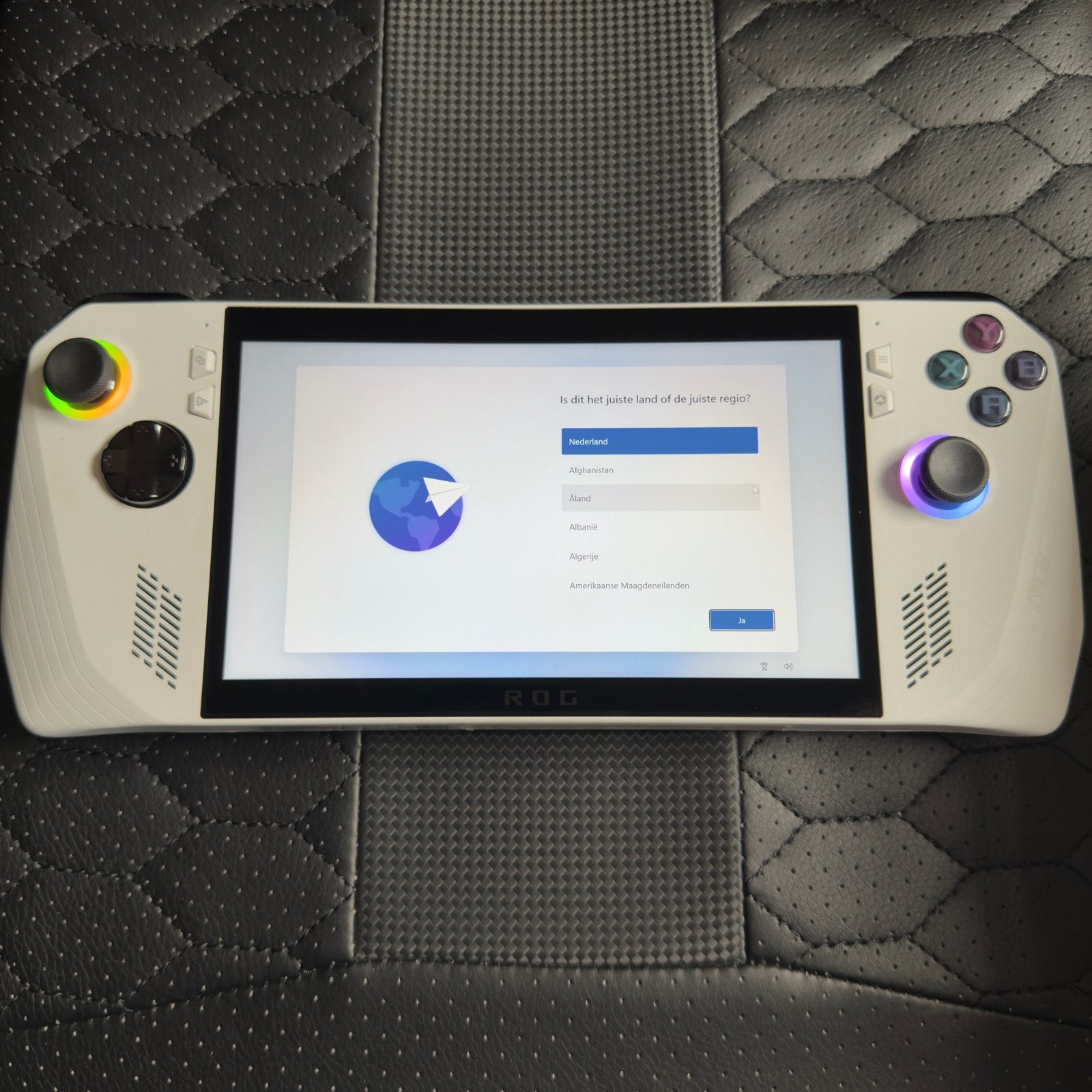 ASUS ROG Ally handheld gaming console, Spelcomputers en Games, Spelcomputers | Overige, Ophalen of Verzenden, ASUS, Zo goed als nieuw