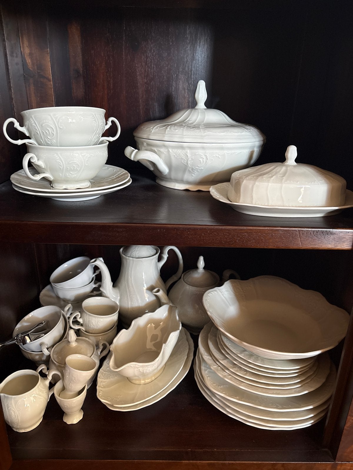 Prachtig wit porseleinen servies - compleet en elegant, Ophalen
