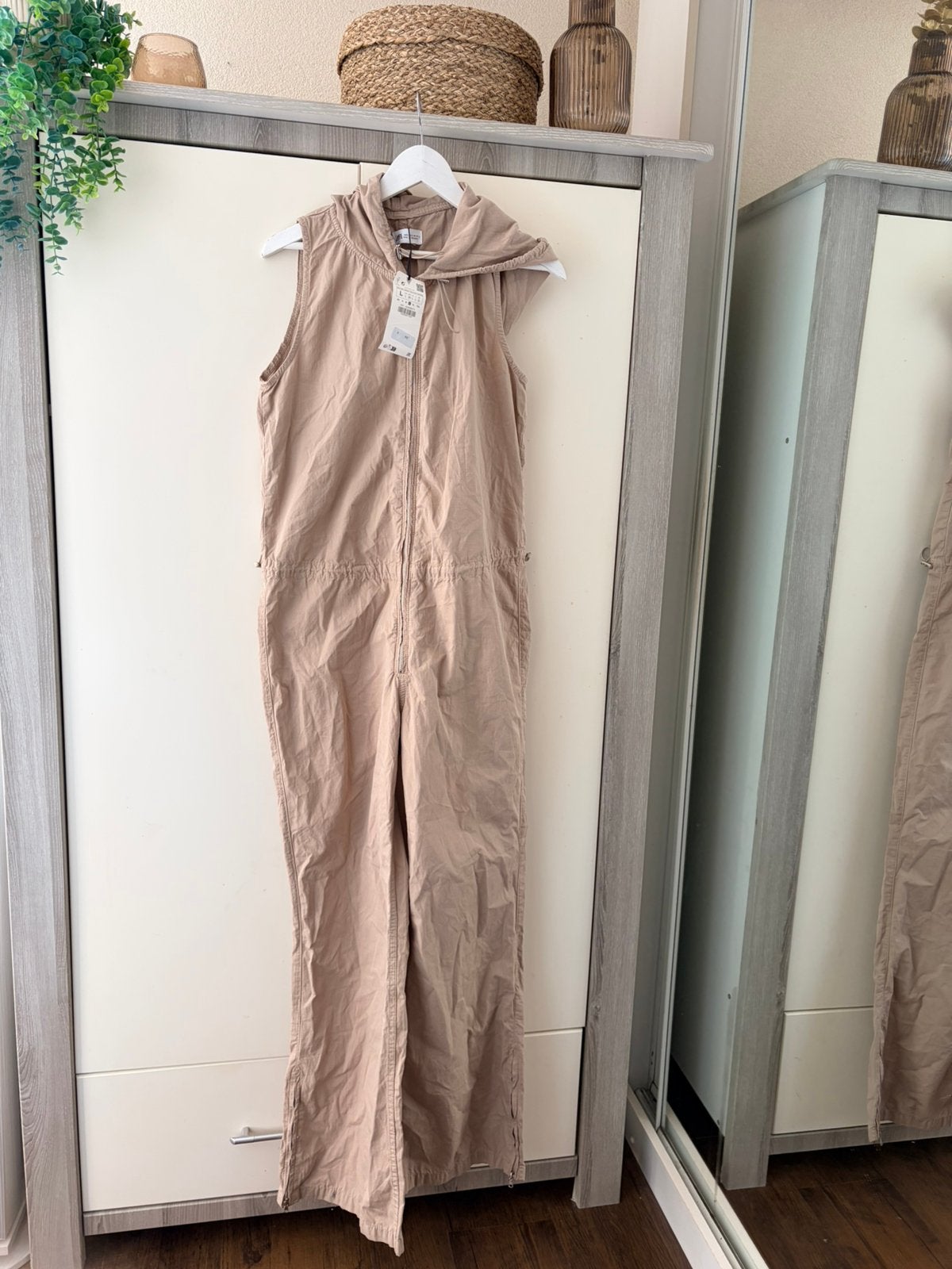 Nieuw Zara katoenen jumpsuit maat L, Kleding | Dames, Jumpsuits, Ophalen of Verzenden, Nieuw, Maat 42/44 (L), Beige