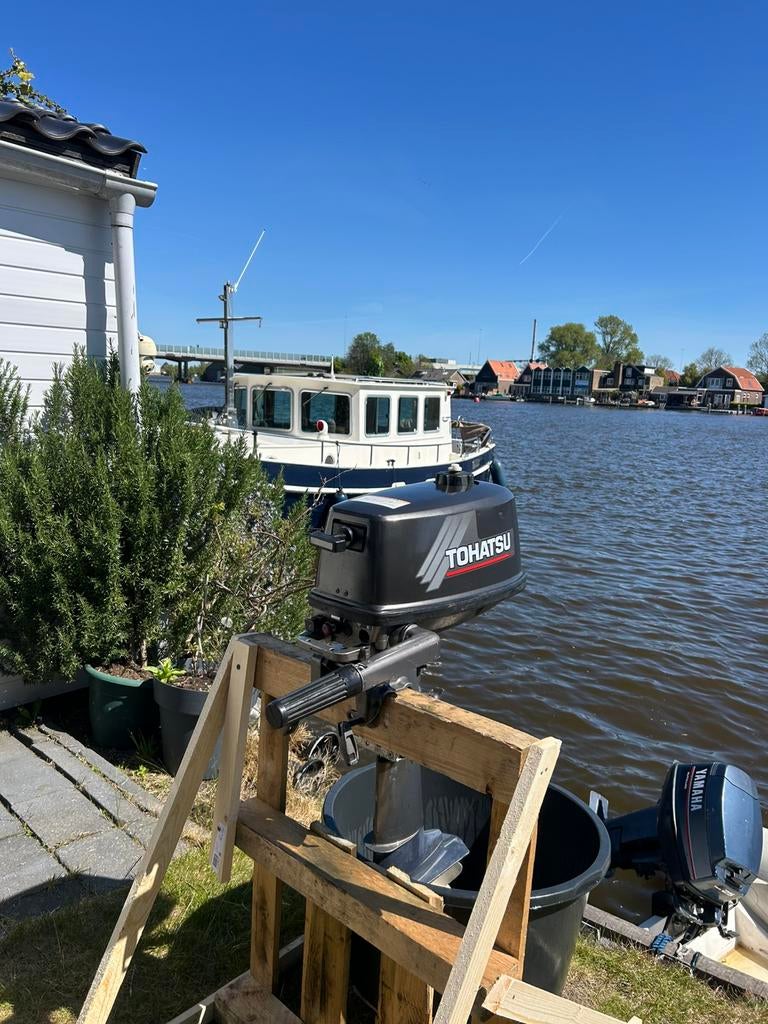 Tohatsu 5 pk 2 takt kortstaart moet snel weg!, Watersport en Boten, Motorboten en Motorjachten, Buitenboordmotor, Sloep, Zo goed als nieuw