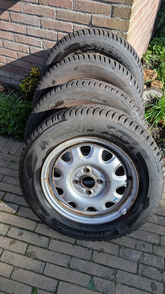 Winterbanden op stalen velg oa. Kia Picanto, Hyundai i10/i20, Ophalen, 14 inch, Gebruikt, 175 mm