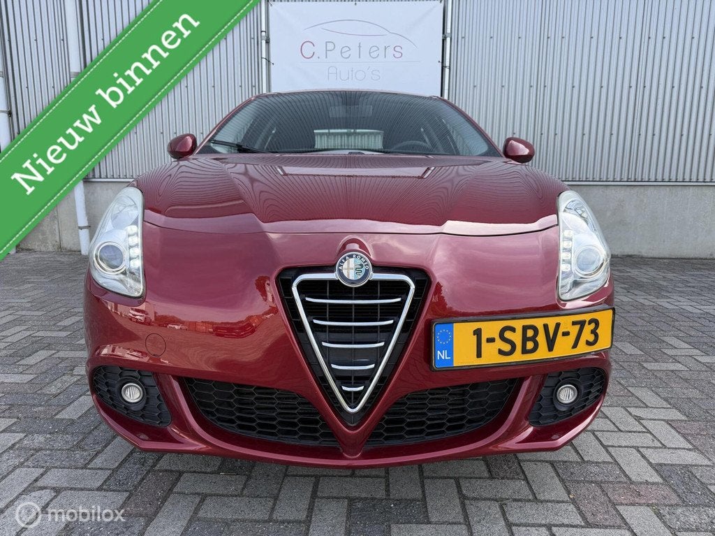 Alfa Romeo Giulietta 1.4 T Distinctive Automaat 2012 / Clima, Auto's, Alfa Romeo, Euro 5, Stof, 4 cilinders, Bedrijf