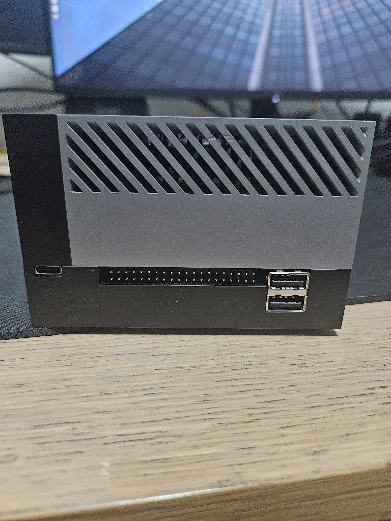 Foto 4 van NVIDIA Jetson AGX Orin 64GB Dev Kit + 4TB NVMe + 1TB microSD