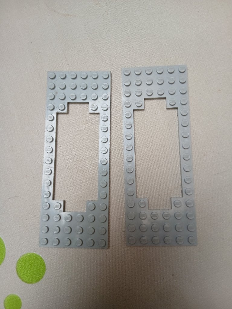Lego  bodemplaat voor 4,5v treinmotor 1 grijs+1 zwart 3058b, Gebruikt, Lego, Ophalen of Verzenden, Compleet