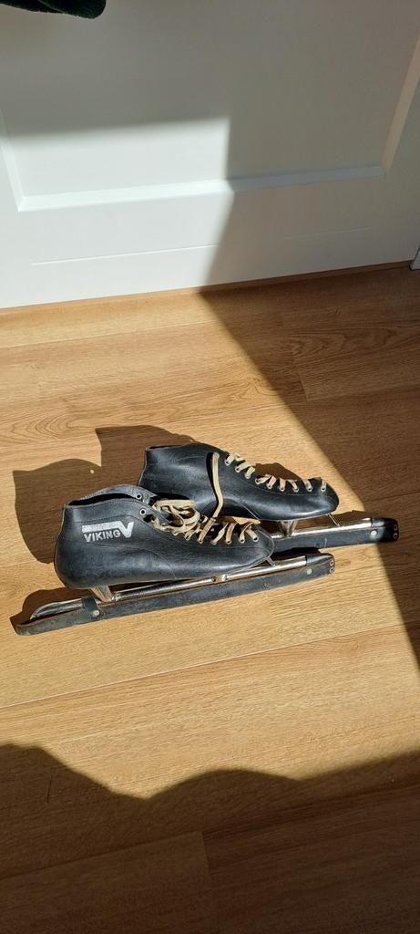 Viking noren schaatsen maat 43 met beschermers, Sport en Fitness, Schaatsen, Ophalen of Verzenden, Gebruikt, Noren, Viking