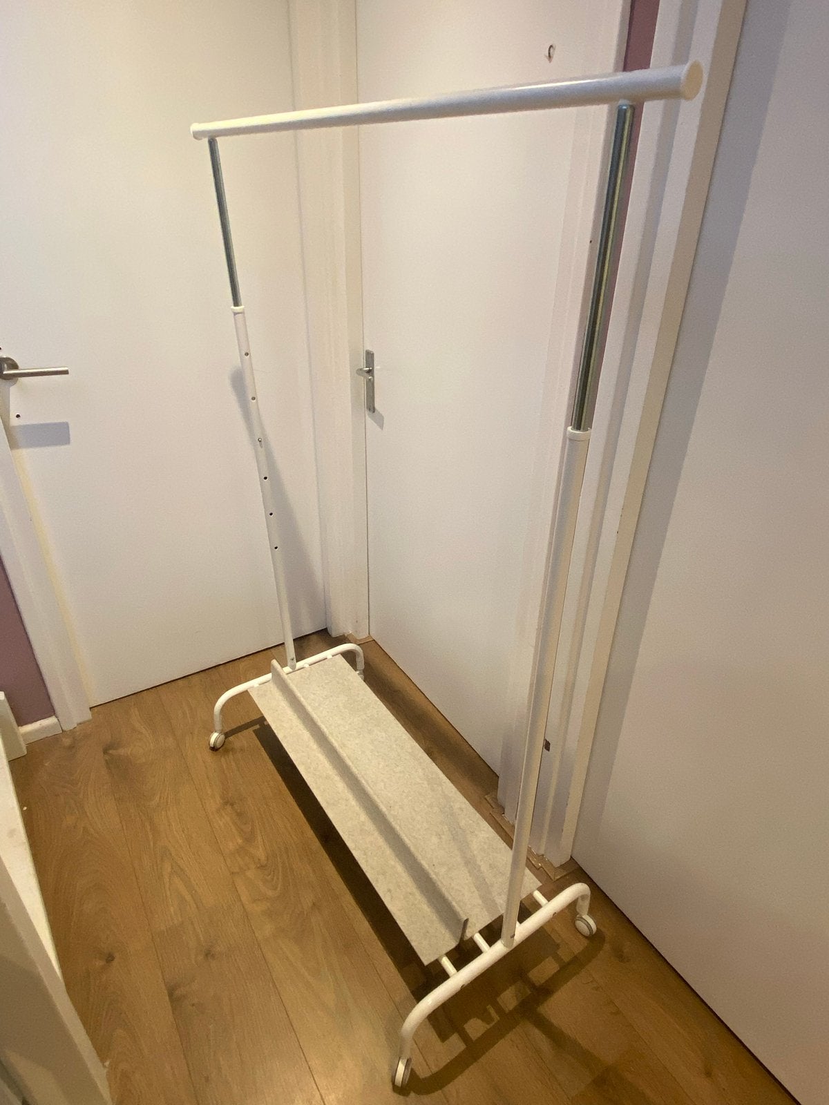 Verrijdbaar kledingrek met schoenenrek, Ophalen, Met wielen, Gebruikt