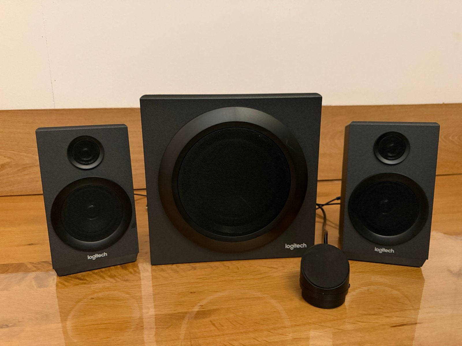 Logitech Z333 Multimedia Speaker S-00154 met subwoofer, Logitech, Speakerset, Ophalen of Verzenden, Zo goed als nieuw