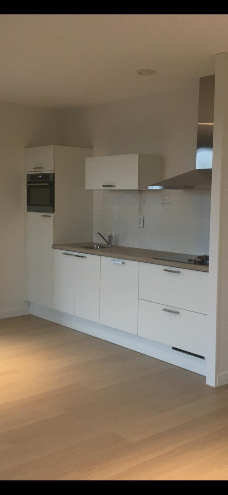 Keuken met Etna apparatuur, Ophalen, Wit, Enkelwandige keuken, Zo goed als nieuw