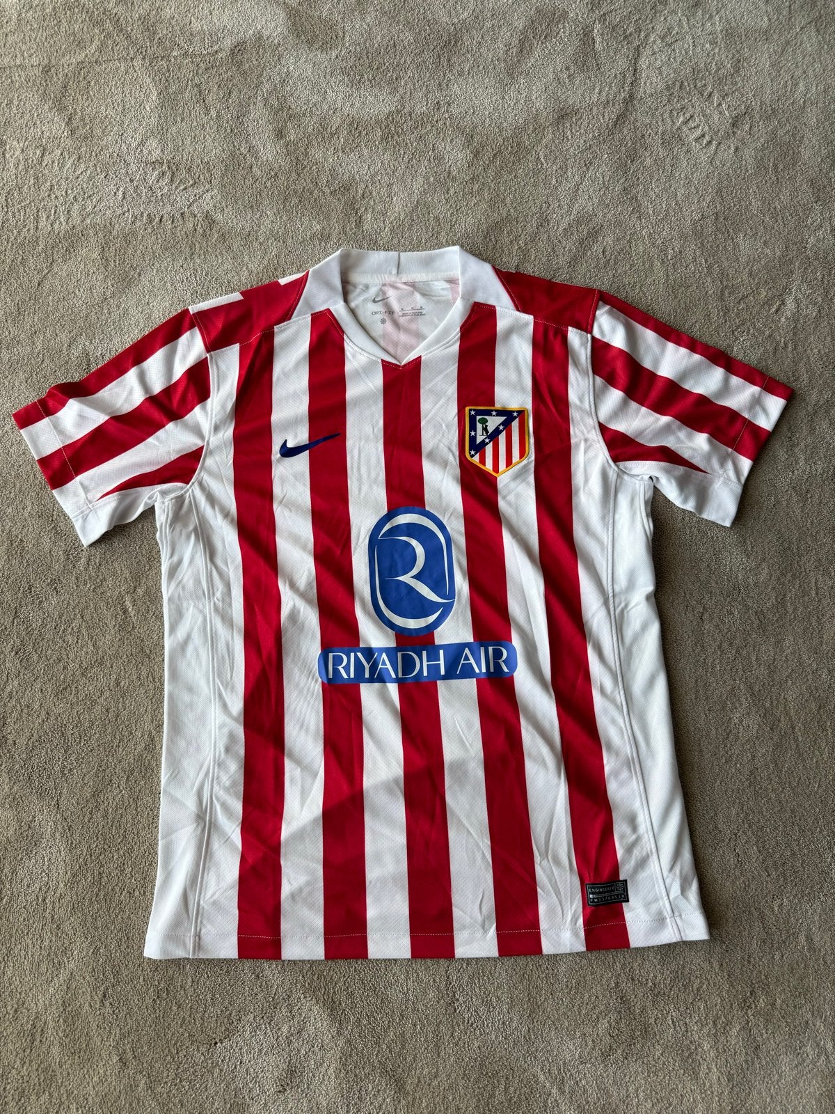 Atletico Madrid Thuisshirt Maat M, Ophalen of Verzenden, Zo goed als nieuw, Voetbal, Meerkleurig