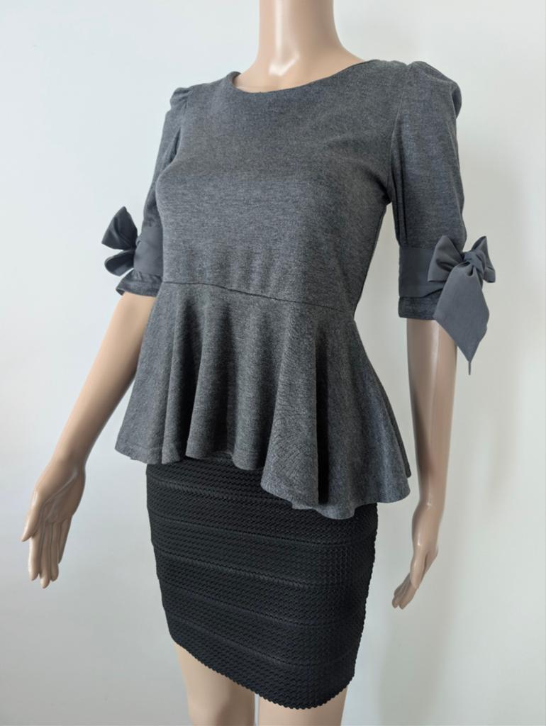 Grijze Peplum Top met Strikdetails - Maat S, Ophalen of Verzenden, Zo goed als nieuw, Korte mouw, Maat 36 (S)