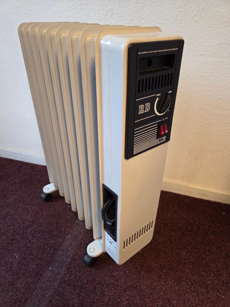 RD oliegevulde elektrische radiatorkachel, mobiel, 2 standen, Doe-het-zelf en Verbouw, Verwarming en Radiatoren, Ophalen, Gebruikt