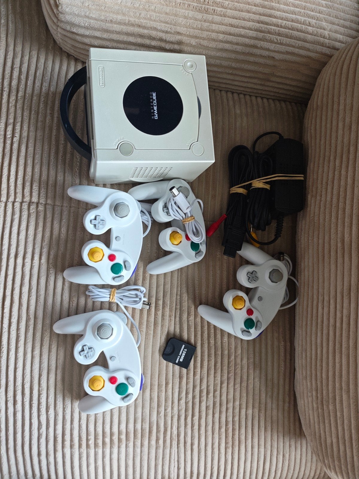 Nintendo GameCube met 4 controllers en geheugenkaart, Gebruikt, Wit, Ophalen of Verzenden, Met geheugenkaart