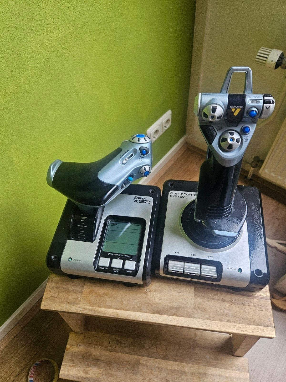 Saitek X52 Flight Control System Joystick & Throttle, Gebruikt, Force feedback, PC, Overige typen