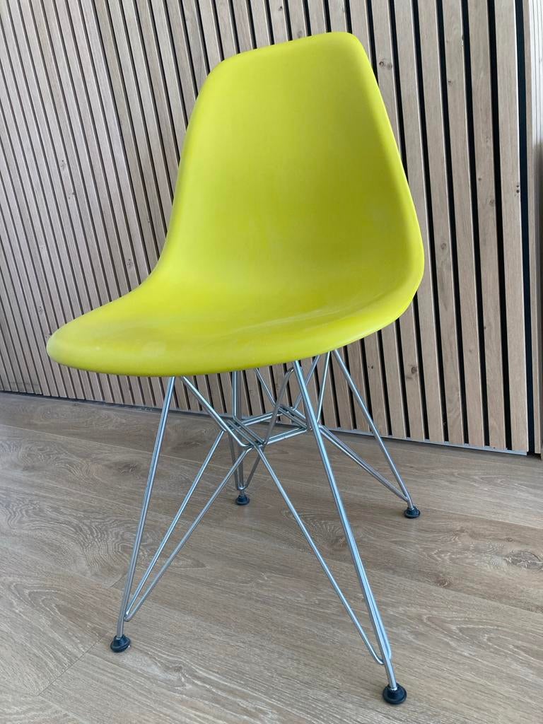 Design stoel Vitra Eames DSR - Geel, Huis en Inrichting, Ophalen, Kunststof, Overige kleuren, Zo goed als nieuw