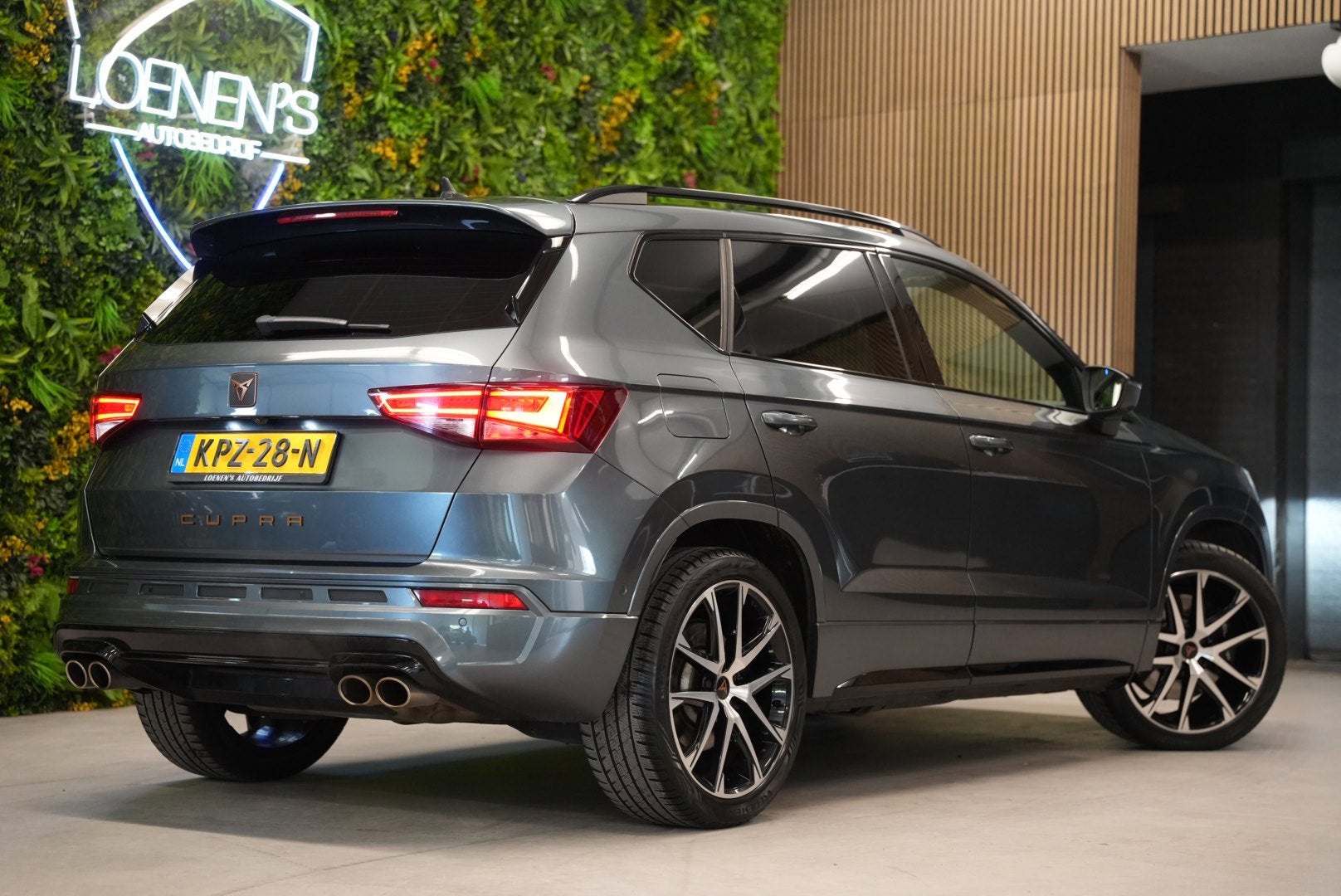 Cupra Ateca 2.0 TSI 4DRIVE / Camera / CarPlay / Sfeerverlich, Auto's, Cupra, Automaat, Gebruikt, 4 cilinders, 1984 cc