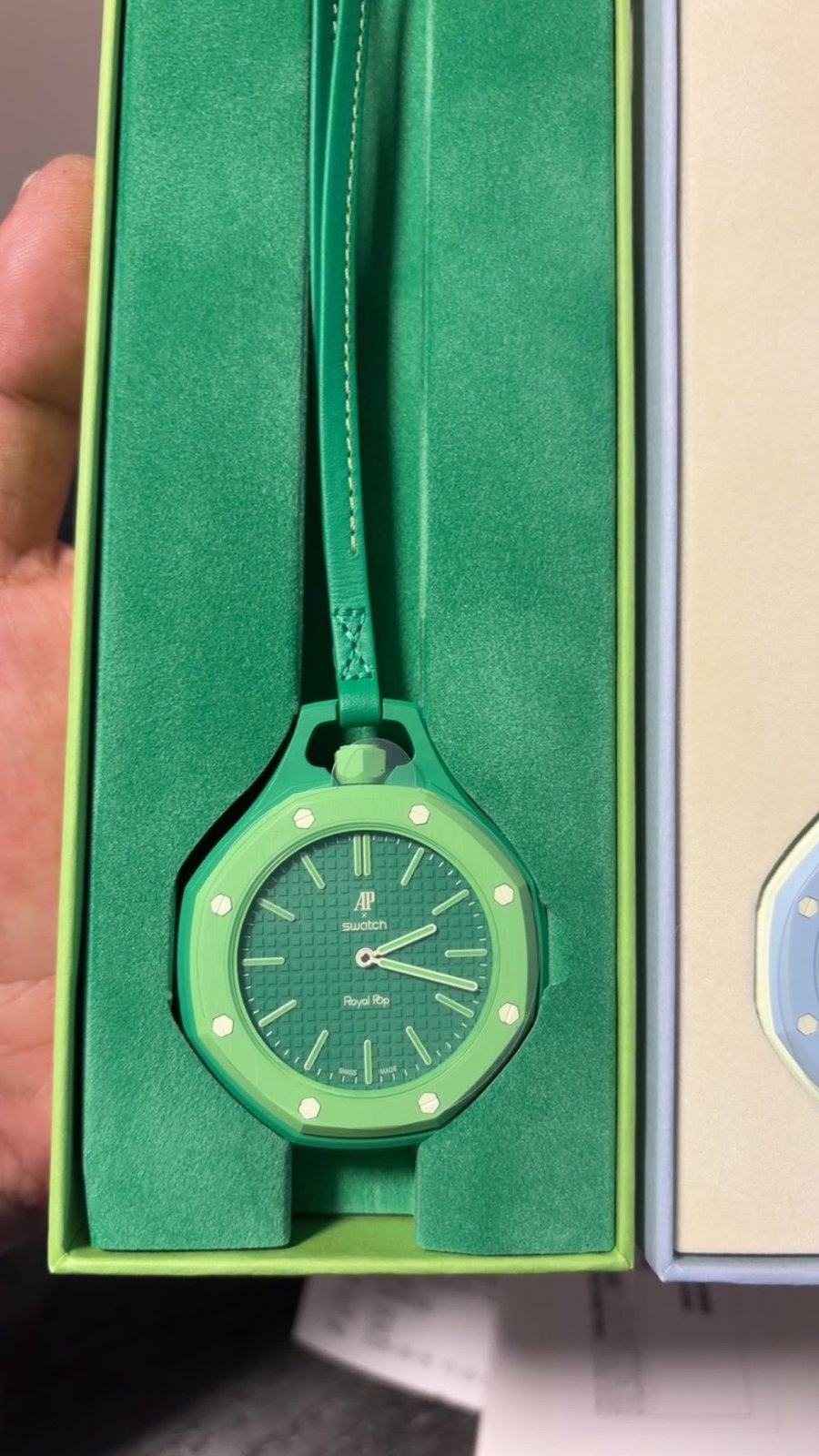 Audemars piguet x swatch royal pop green eight, Swatch, Nieuw, Ophalen of Verzenden, Kunststof