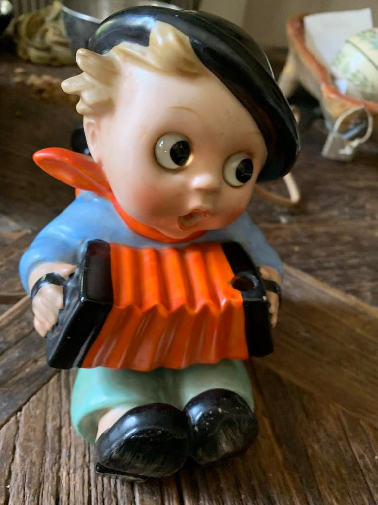 Vintage Goebel Rookverdrijver  parfumlamp- Jongen Accordeon, Antiek en Kunst, Curiosa en Brocante, Ophalen of Verzenden